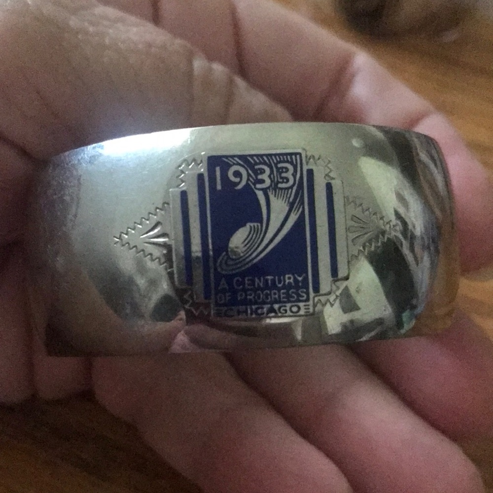 Vintage collectible 1933 Chicago world fair century of progress cuff bracelet